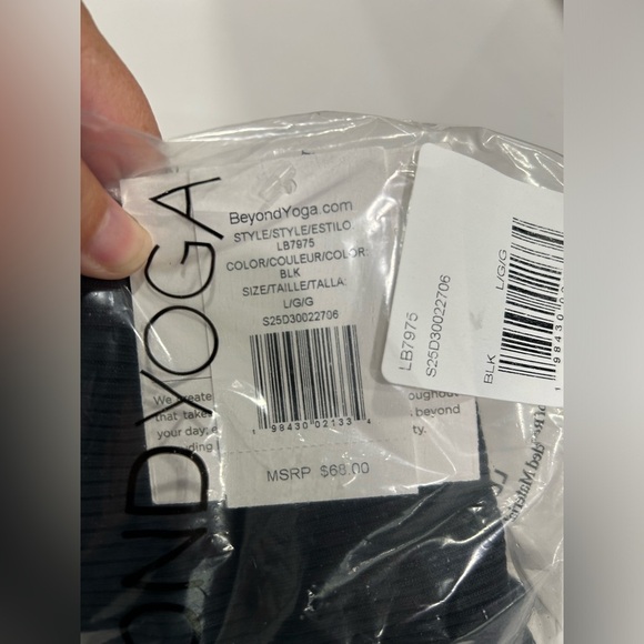 Beyond Yoga Women's Large Silhouette Cropped Tee Black NWT RIbbed Fabric - Picture 6 of 7